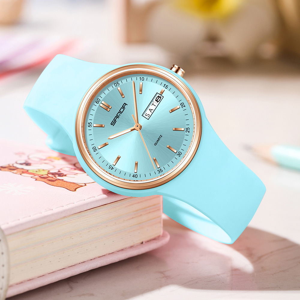 ファッションカレンダー高品質の女性のクォーツ時計シリコーンス - Silicone Band Women のレビューと価格