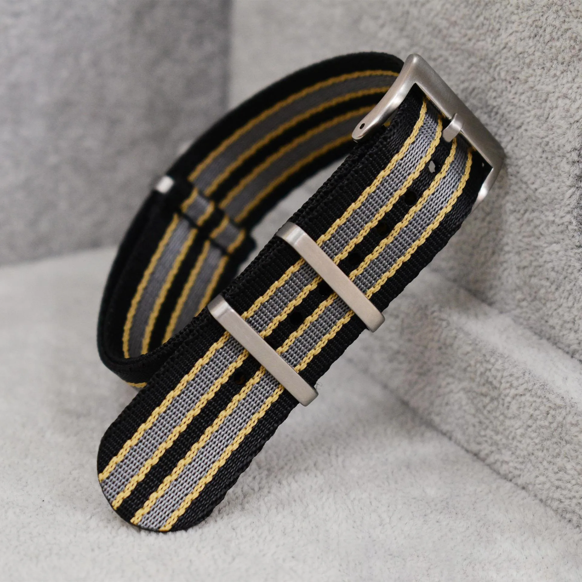 20mm ナイロン時計ストラップ オメガ 007 交換用高密 - Nato Strap Nylon のレビューと価格
